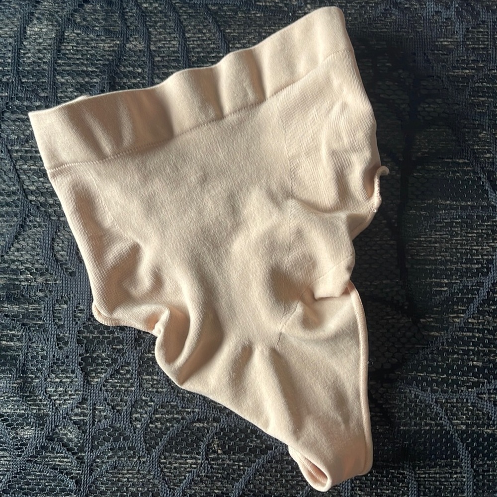 ✨Skims Undies✨